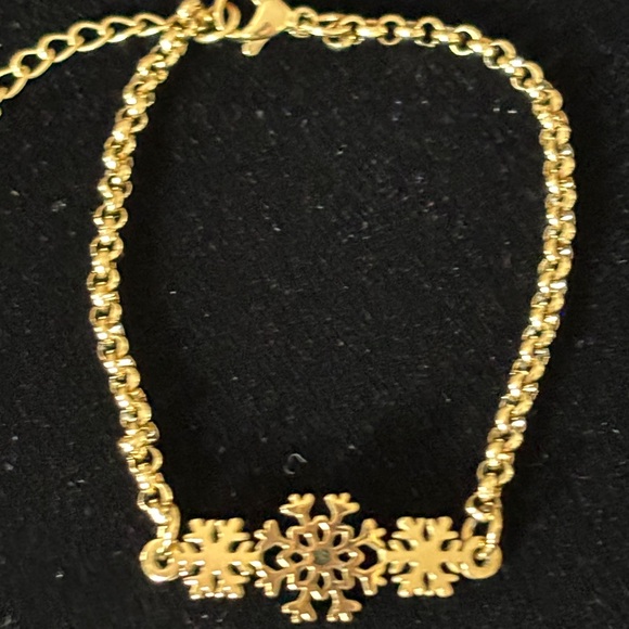 Snowflake Bracelet -NWT - Picture 3 of 6